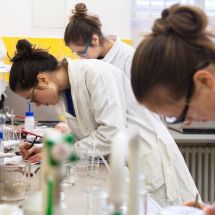 UCT Prague_Students in Labs 18